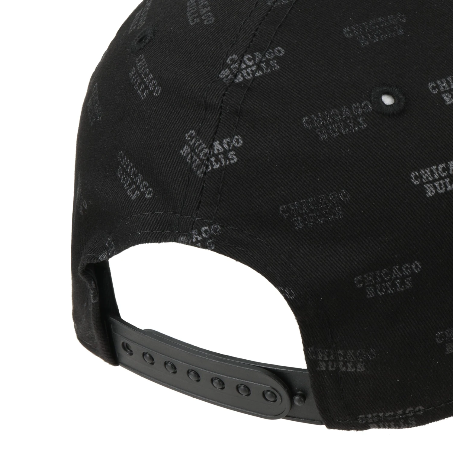 9Forty NBA Bulls Monogram Aop Cap By New Era 2 9Forty NBA Bulls Monogram Aop Cap By New Era – Bild 2