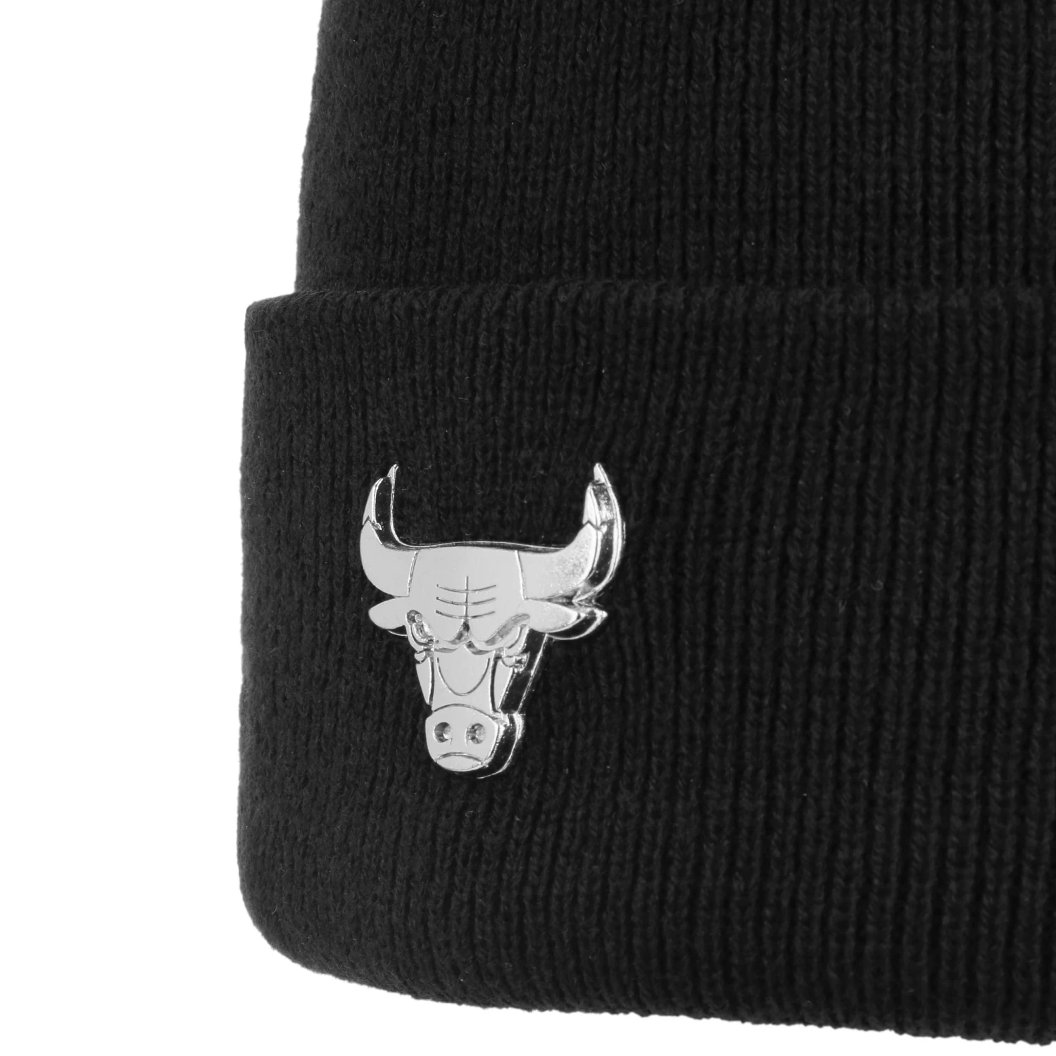 NBA Bulls Metallic Badge Beanie By New Era 2 NBA Bulls Metallic Badge Beanie By New Era – Bild 2